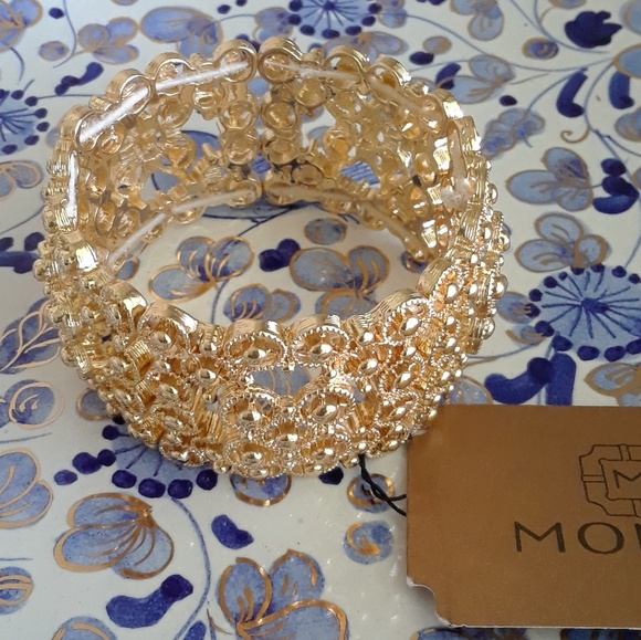 Monet Jewelry - 💙 Monet Goldtone Beaded Drama Bracelet
